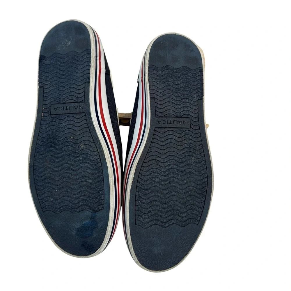 Nautica Spinnaker Boat Shoes 9.5 Navy Blue Canvas Lace Up Nautical Sneaker